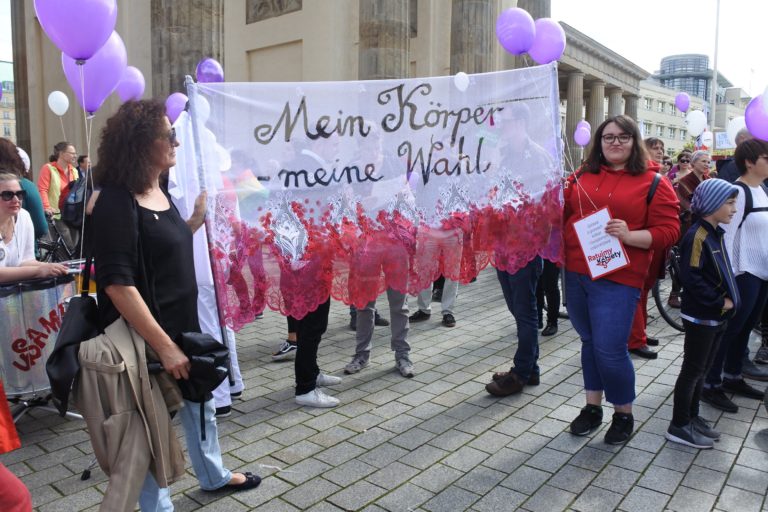 Dziewuchy Dziewuchom na demonstracjach 16.09.2017