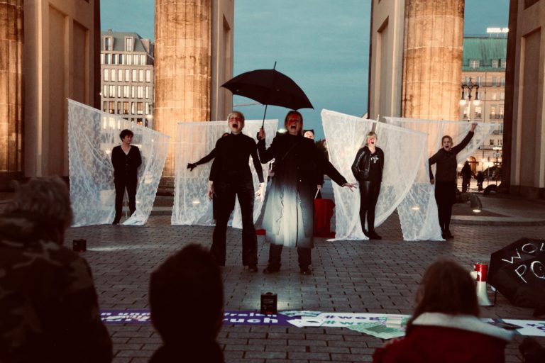 28.9.2020 | VOICES | Botschaft der Polinnen* | Performance